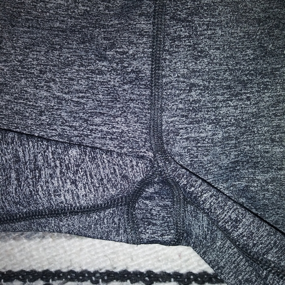🆕VS | VS Knockout Cropped Heathered Grey & Pink Leggings Size Medium - Picture 5 of 10